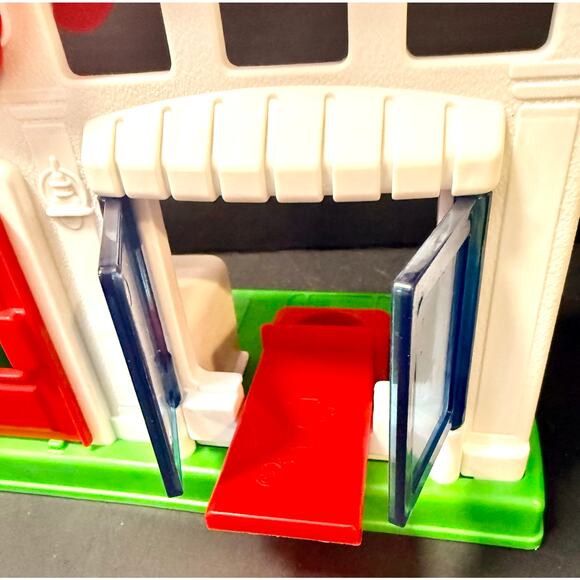 fisher-price Little People Playset We Deliver Pizza Place Delivery truck set - Picture 7 of 9